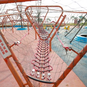 Utendørs kommersiell lekeplass Tauspill for barn som klatrer