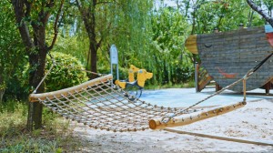 Viseća mreža za ljuljanje s konopom za odrasle u parku na otvorenom s velikim prekidnim opterećenjem